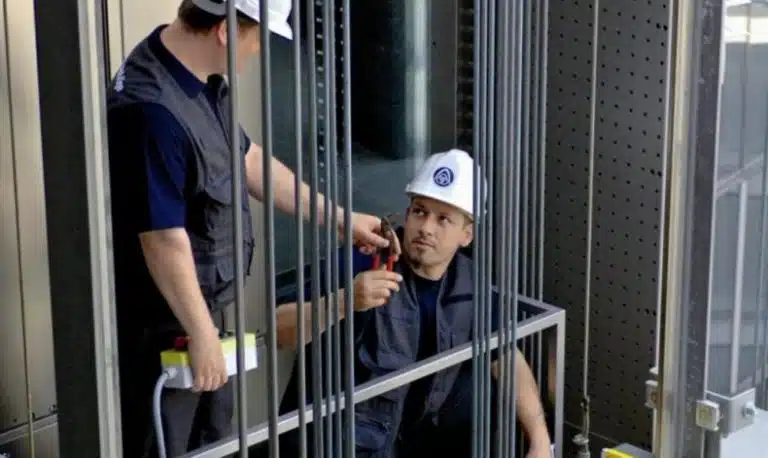 أنواع المصاعد المناسبة للمباني التجارية