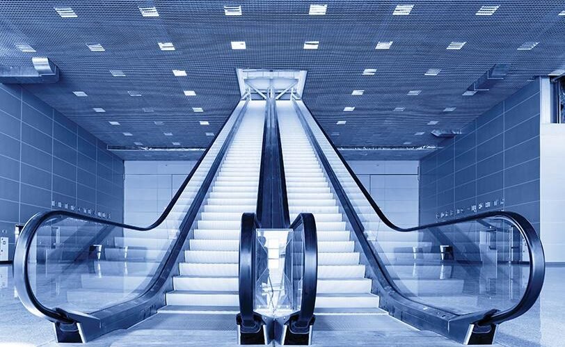 أنواع السلالم المتحركة